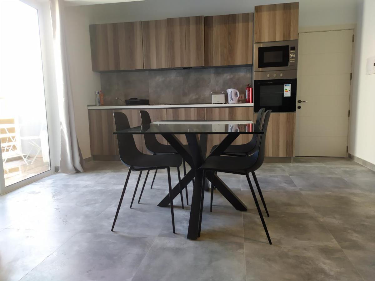 No. 38 Appartments Слима Экстерьер фото