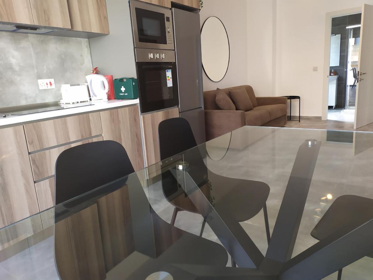 No. 38 Appartments Слима Экстерьер фото